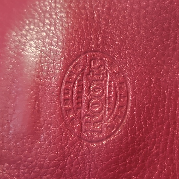 Roots Leather Rasberry Crossbody/Clutch Bag - Picture 6 of 9